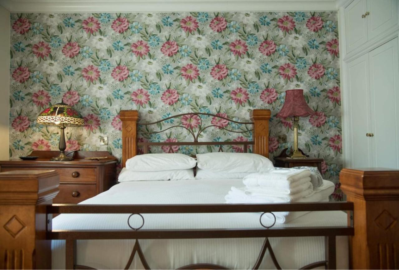 The Royal * Barmouth
